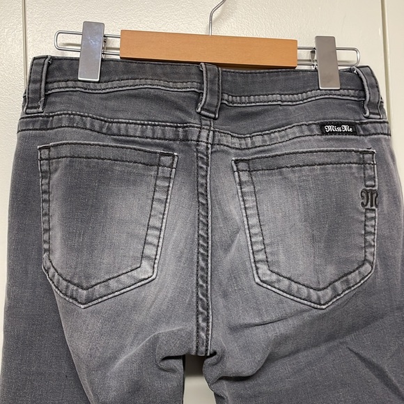 Miss Me Mid-Rise Skinny - Picture 3 of 4